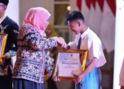 Gubernur Jatim Khofifah Indar Parawansa Apresiasi Siswa dan ASN Berprestasi di Bakorwil I Madiun