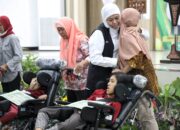Gubernur Khofifah Indar Parawansa Salurkan BLT dan Zakat Produktif Pada 519 Penerima Manfaat di Madiun Raya